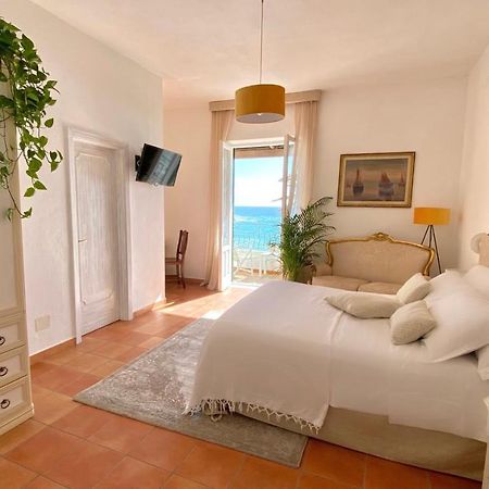Villa Bina Sea Hotel Sant'Angelo  Екстер'єр фото