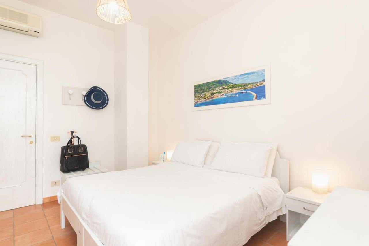 Villa Bina Sea Hotel Sant'Angelo  Екстер'єр фото
