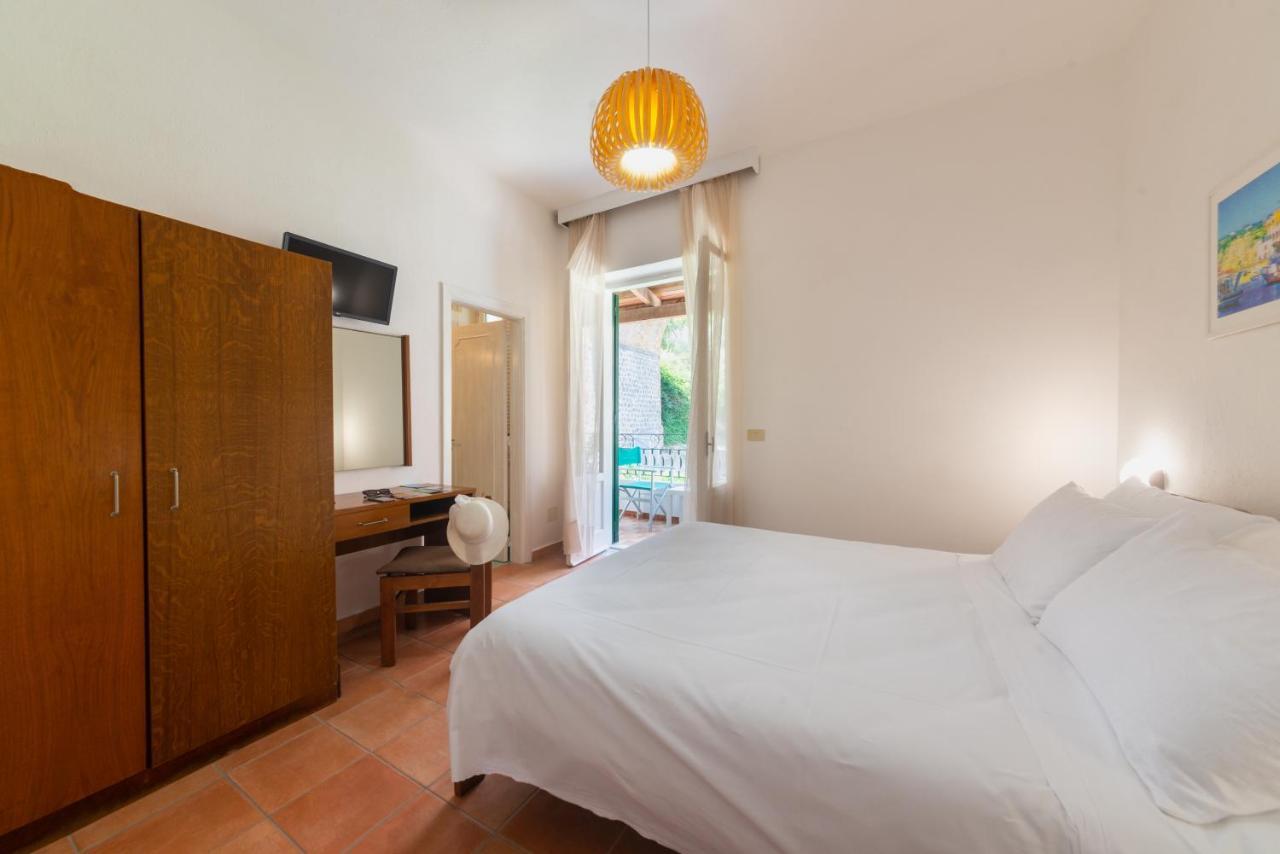 Villa Bina Sea Hotel Sant'Angelo  Екстер'єр фото