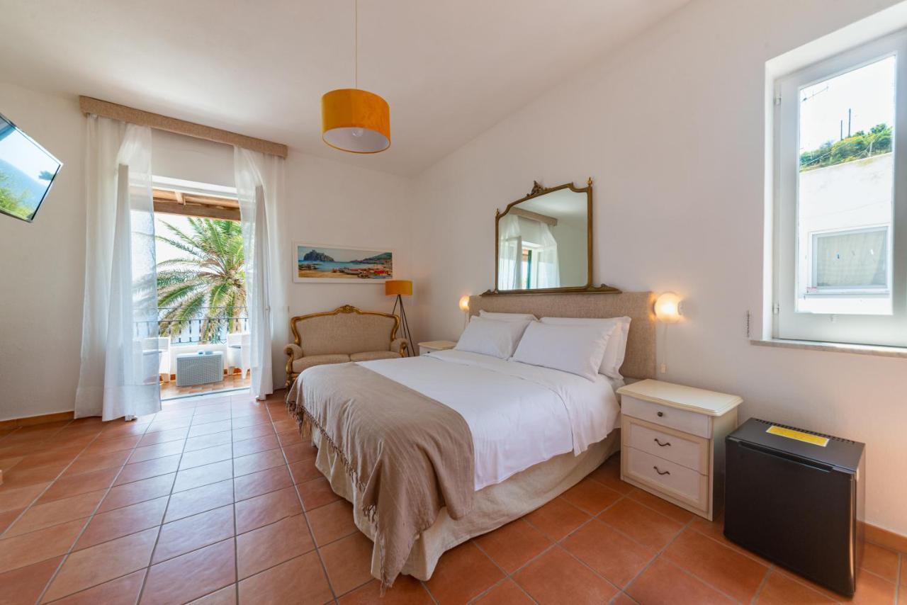 Villa Bina Sea Hotel Sant'Angelo  Екстер'єр фото