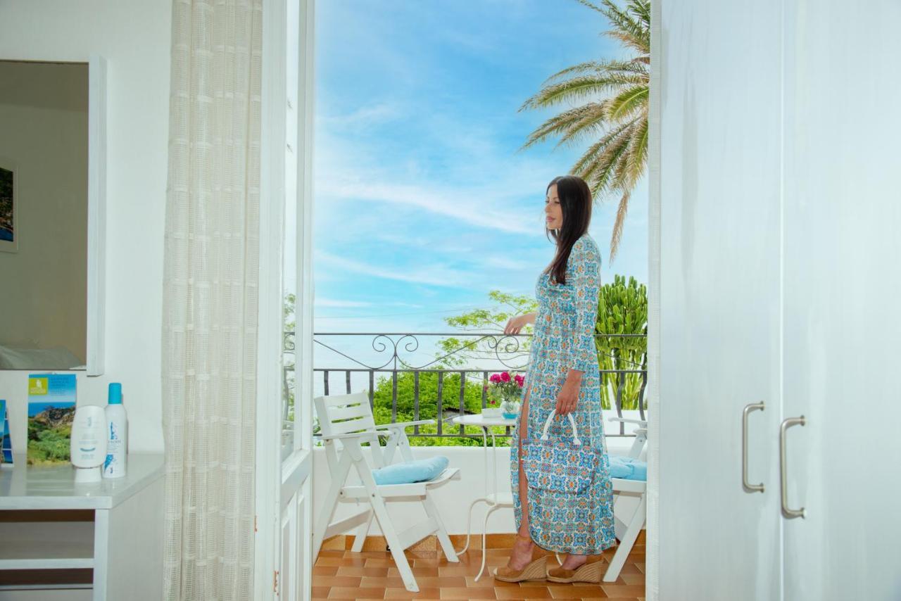 Villa Bina Sea Hotel Sant'Angelo  Екстер'єр фото