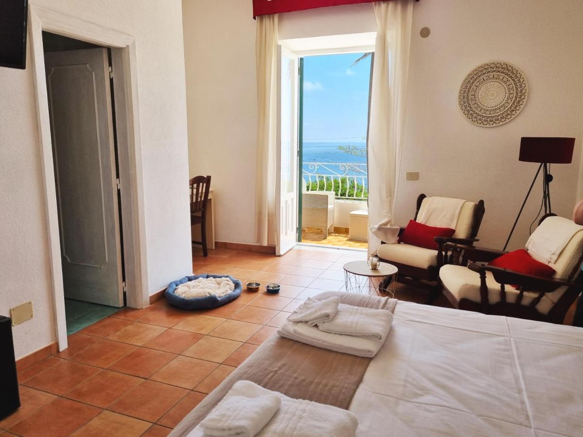 Villa Bina Sea Hotel Sant'Angelo  Екстер'єр фото