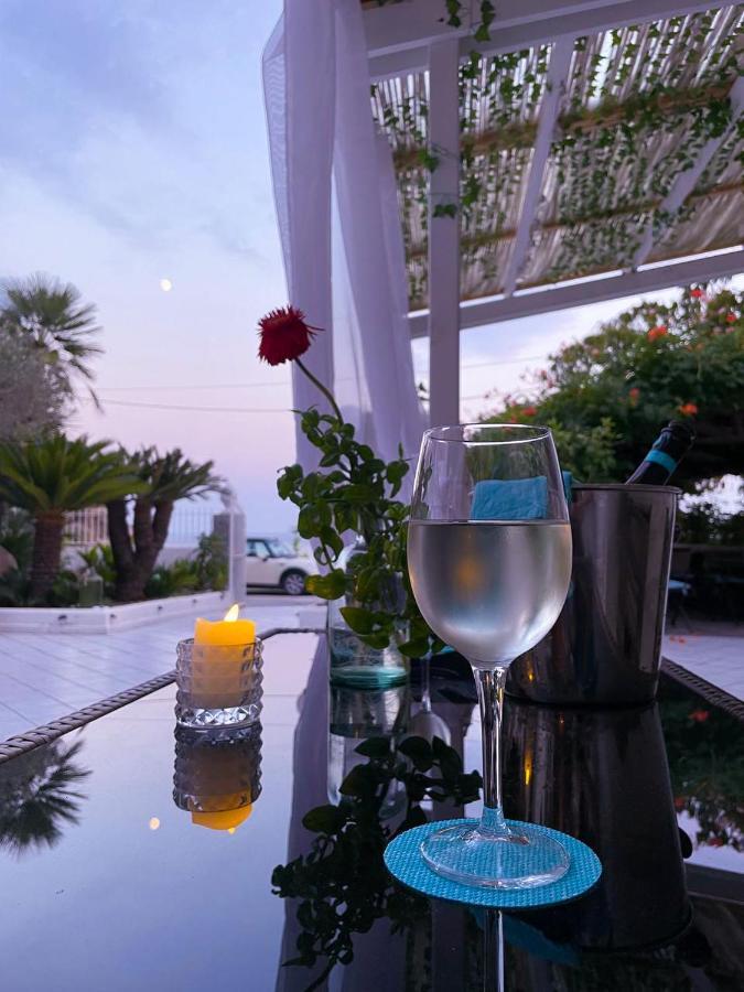 Villa Bina Sea Hotel Sant'Angelo  Екстер'єр фото